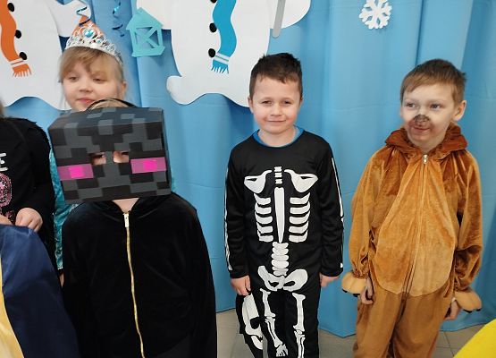 Grafika 4: Bal karnawałowy