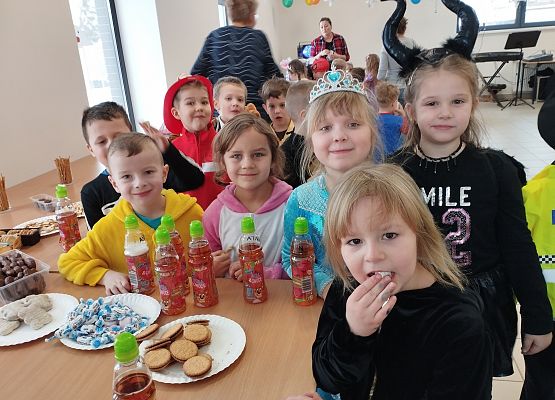 Grafika 20: Bal karnawałowy