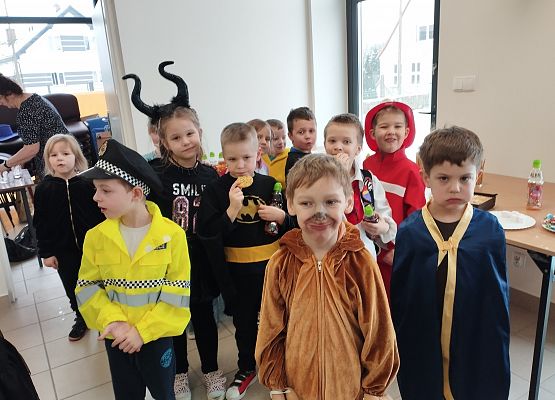 Grafika 21: Bal karnawałowy