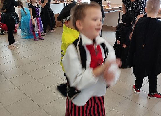 Grafika 30: Bal karnawałowy