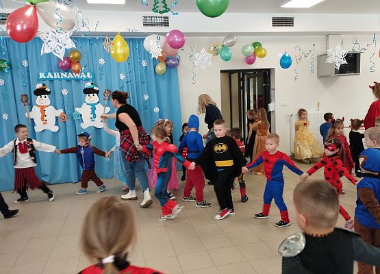 Grafika 32: Bal karnawałowy