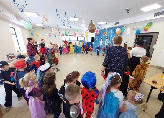 Grafika 25: BAL KARNAWAŁOWY 2024