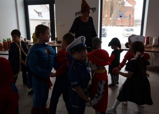 Grafika 61: BAL KARNAWAŁOWY 2024