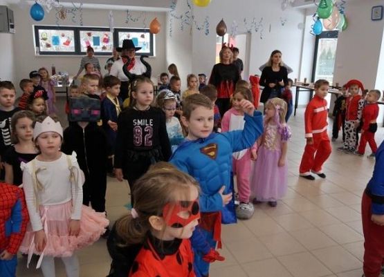 Grafika 72: BAL KARNAWAŁOWY 2024