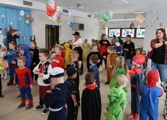 Grafika 74: BAL KARNAWAŁOWY 2024