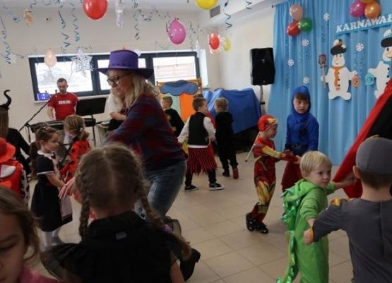 Grafika 82: BAL KARNAWAŁOWY 2024