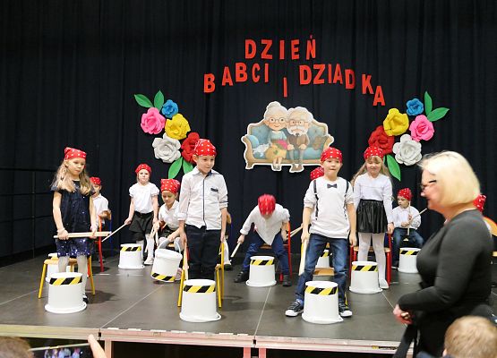 Uroczystości z okazji Dnia Babci i Dziadka w Zespole Szkół w Garczegorzu.