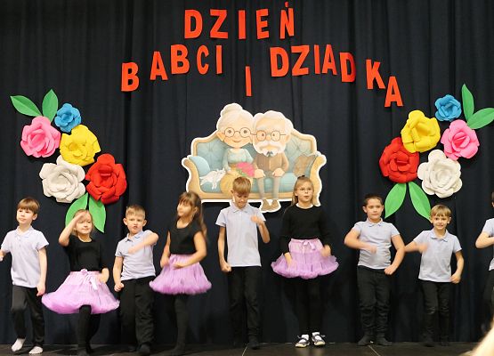 Uroczystości z okazji Dnia Babci i Dziadka w Zespole Szkół w Garczegorzu.