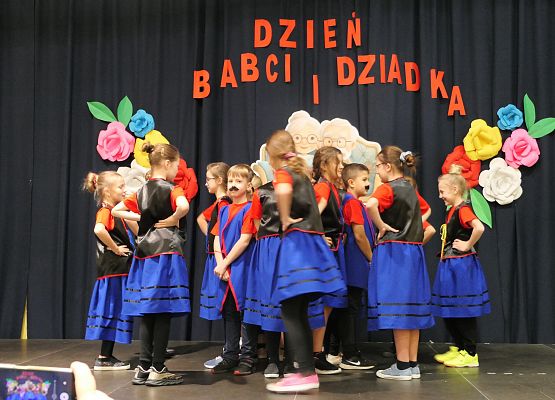 Uroczystości z okazji Dnia Babci i Dziadka w Zespole Szkół w Garczegorzu.