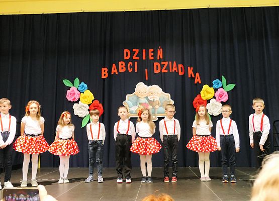 Uroczystości z okazji Dnia Babci i Dziadka w Zespole Szkół w Garczegorzu.