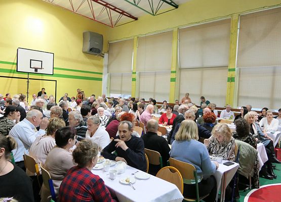 Uroczystości z okazji Dnia Babci i Dziadka w Zespole Szkół w Garczegorzu.