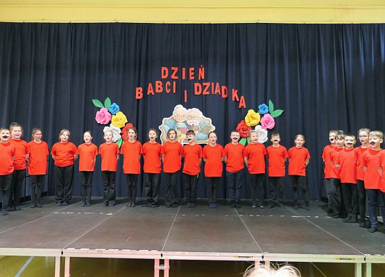 Uroczystości z okazji Dnia Babci i Dziadka w Zespole Szkół w Garczegorzu.