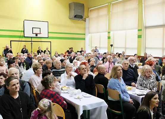 Uroczystości z okazji Dnia Babci i Dziadka w Zespole Szkół w Garczegorzu.