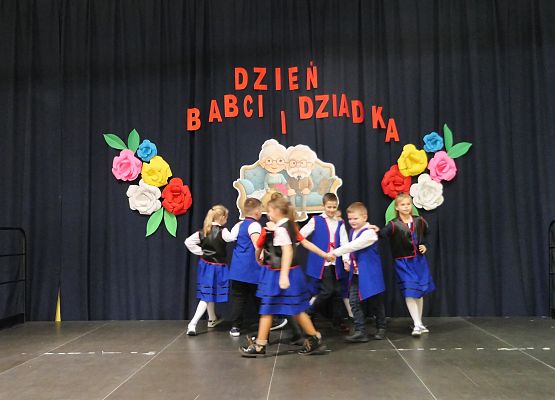 Uroczystości z okazji Dnia Babci i Dziadka w Zespole Szkół w Garczegorzu.