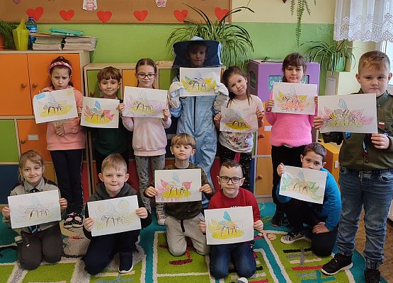 Uczniowie podczas zajęć.