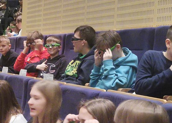 Grafika 3: Wyjazd do teatru