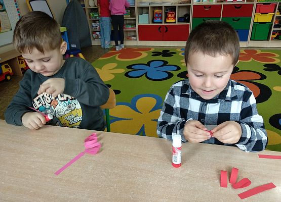 Grafika 5: ŚWIĘTUJEMY DZIEŃ KOBIET