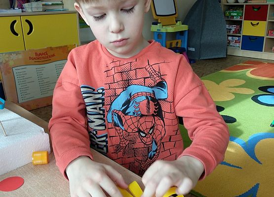 Grafika 11: ŚWIĘTUJEMY DZIEŃ KOBIET