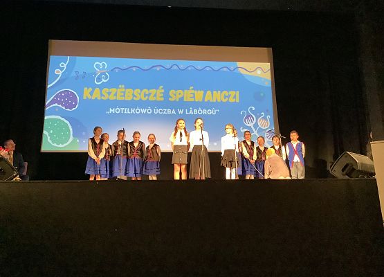 Grafika 7: Kaszëbsczé spiéwanczi "Mòtilkòwô ùczba w Lãbòrgù"