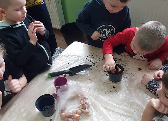 Młodsza grupa przy pracy