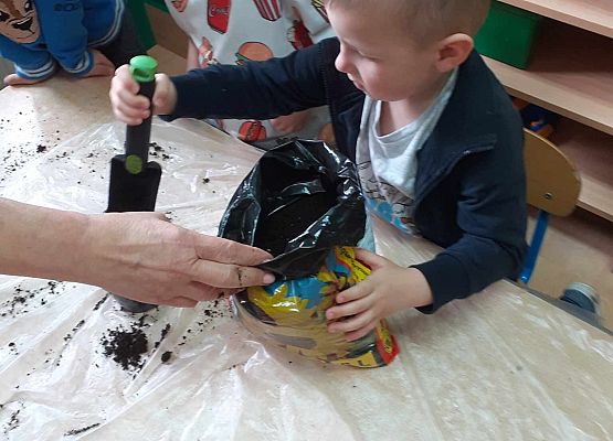 Młodsza grupa przy pracy