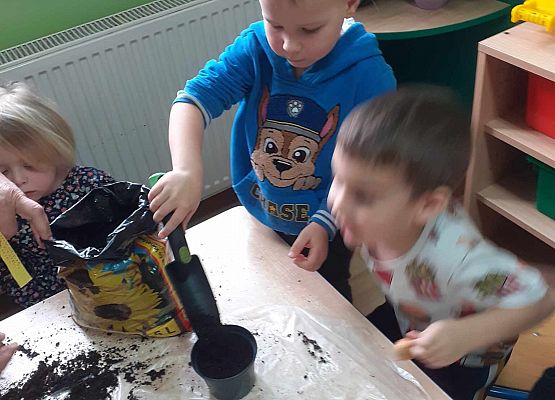 Młodsza grupa przy pracy