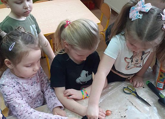 Młodsza grupa przy pracy