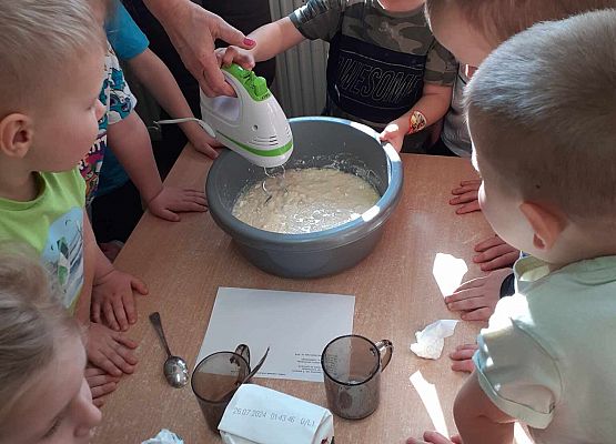 Przygotowania do Świąt Wielkanocnych - młodsza grupa