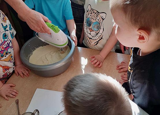 Przygotowania do Świąt Wielkanocnych - młodsza grupa