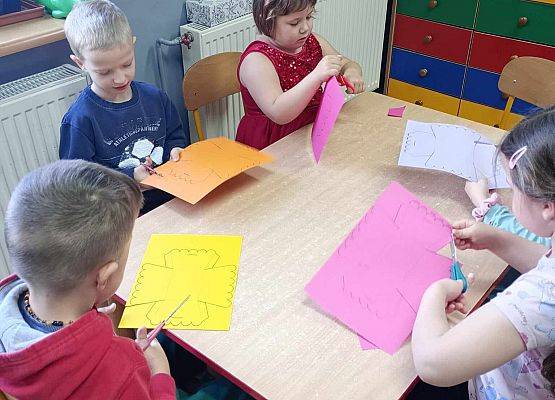 Przygotowania do Świąt Wielkanocnych - starsza grupa