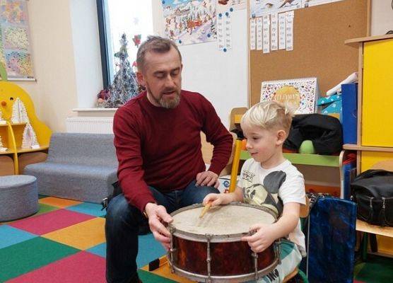 Grafika 1: Poznajemy różne instrumenty