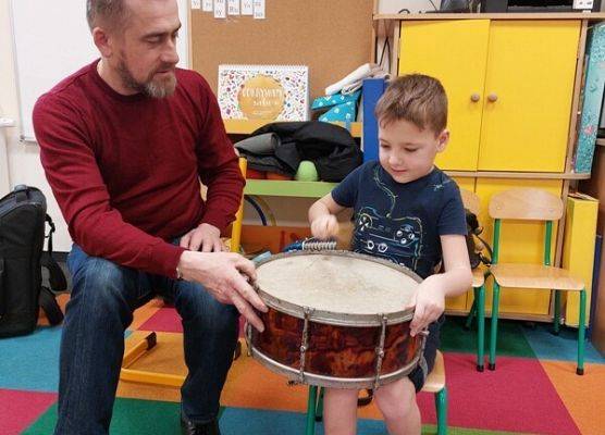 Grafika 6: Poznajemy różne instrumenty