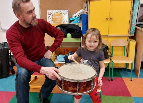 Grafika 7: Poznajemy różne instrumenty