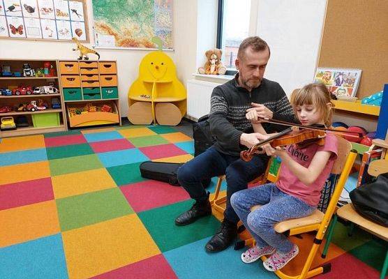 Grafika 10: Poznajemy różne instrumenty