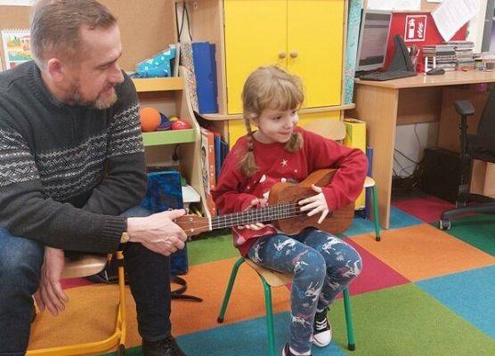 Grafika 16: Poznajemy różne instrumenty