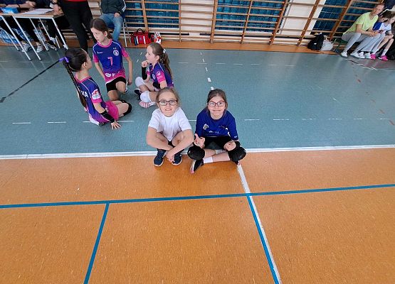 Rozgrywki dziewcząt w grach sinlowych w Gdańsku.