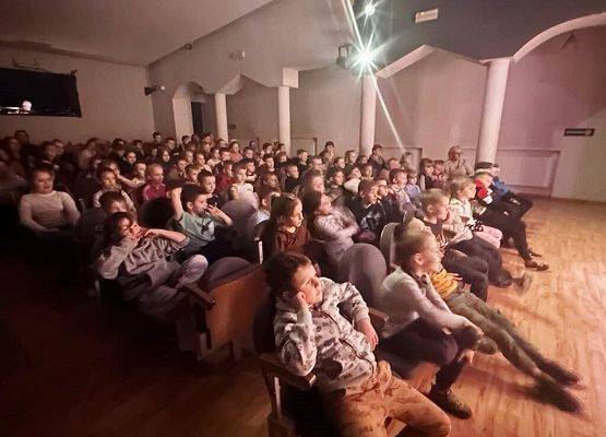 Wyjazd do Teatru Tęcza w Słupsku pt.: ,, O trzech zaklętych królewnach, czyli opowieści rozbójników".