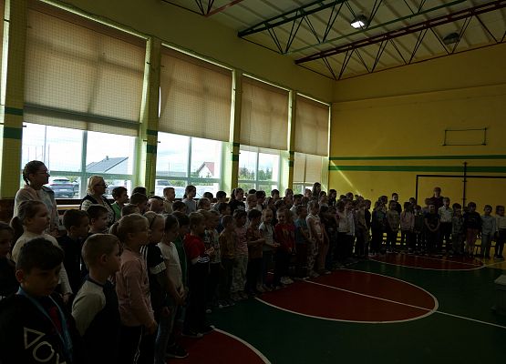 Grafika 4: AKADEMIA PSZCZOŁY BOHATERA