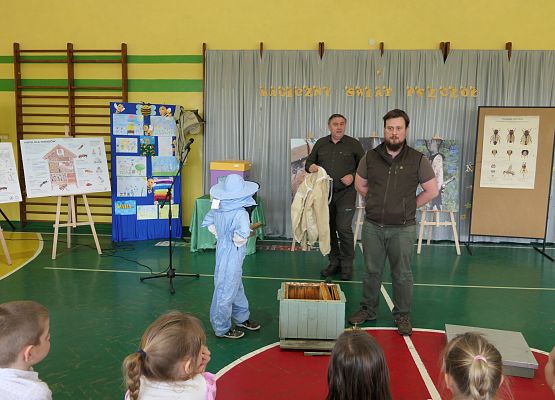 Grafika 12: AKADEMIA PSZCZOŁY BOHATERA