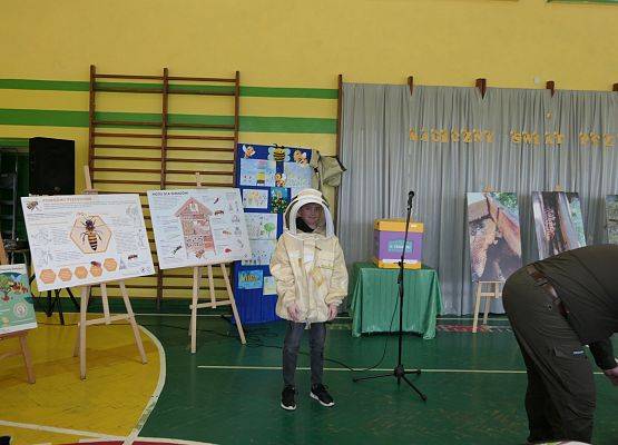 Grafika 13: AKADEMIA PSZCZOŁY BOHATERA