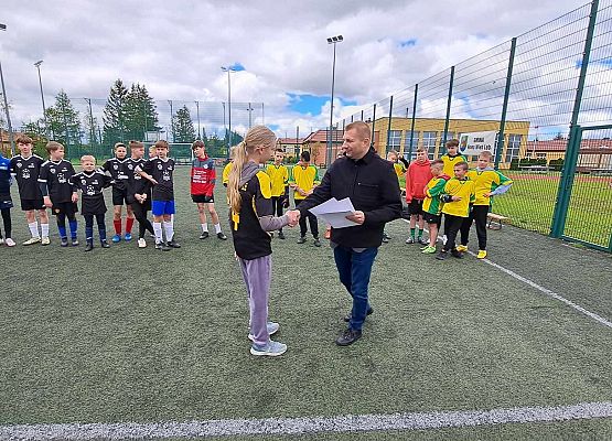 Grafika 5: Gminne zawody w piłce nożnej -Igrzyska Dzieci