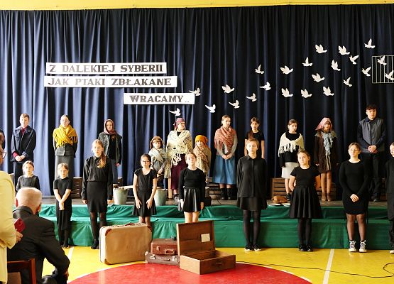 Dzień Sybiraka - Spotkanie Pokoleń w Zespole Szkół  w Garczegorzu 24 kwietnia 2024 rok.