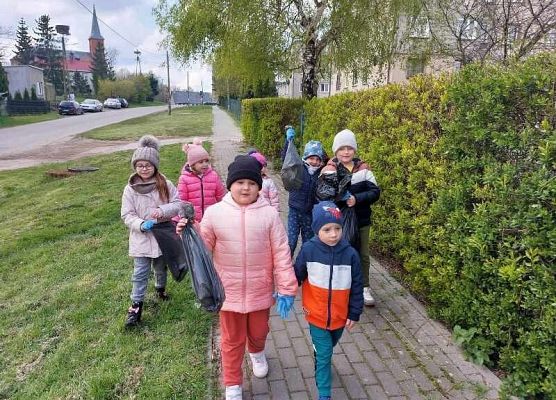 Grafika 3: DZIEŃ ZIEMI