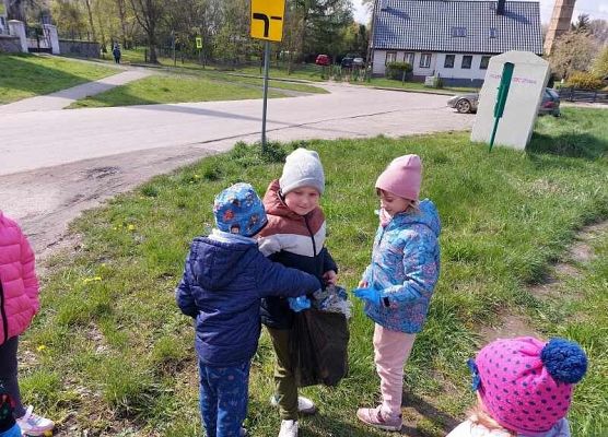 Grafika 8: DZIEŃ ZIEMI