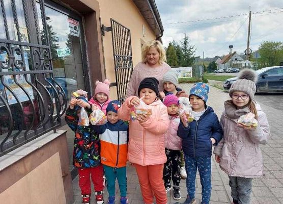 Grafika 9: DZIEŃ ZIEMI