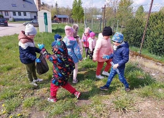 Grafika 11: DZIEŃ ZIEMI