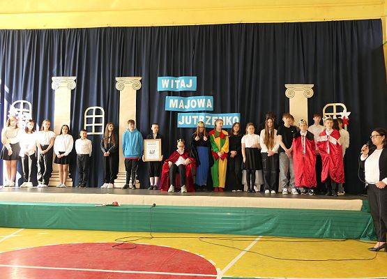 Grafika 13: WIWAT 3 Maj!