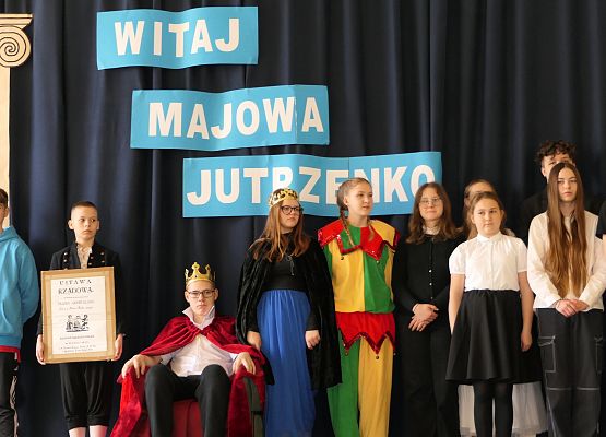 Grafika 12: WIWAT 3 Maj!