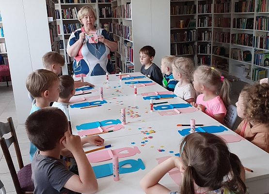 Grafika 2: PRZYGOTOWANIA DO SWIĘTA RODZICÓW