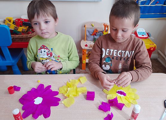 Grafika 11: PRZYGOTOWANIA DO SWIĘTA RODZICÓW